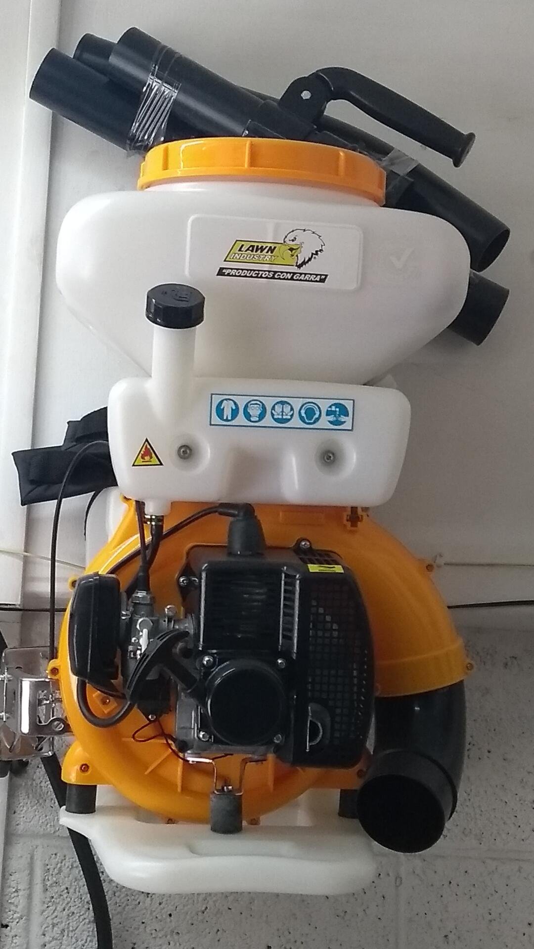 FUMIGADORA PARA LÍQUIDOS Y POLVOS